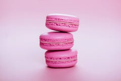 Maccheroni rosa su fondo rosa immagine stock libera da diritti Maccheroni rosa su fondo rosa immagine stock libera da diritti