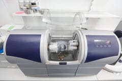 Machine assistée par ordinateur dentaire de CFAO images stock Machine assistée par ordinateur dentaire de CFAO images stock