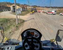 Machines de asphaltage sur le chantier de construction pr?t pour le travail sur la route photos libres de droits Machines de asphaltage sur le chantier de construction pr?t pour le travail sur la route photos libres de droits