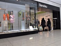 Magasin de Bershka à Rome images stock Magasin de Bershka à Rome images stock