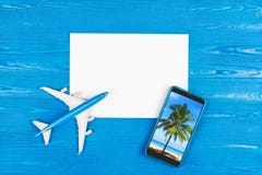 Magasin de téléphone portable Achat de billets d'avion Concept de voyage Course en Plane Technologie moderne, demandes de smartph photos stock Magasin de téléphone portable Achat de billets d'avion Concept de voyage Course en Plane Technologie moderne, demandes de smartph photos stock