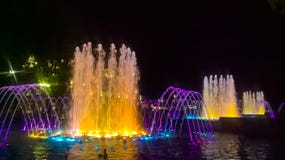 Magischer Brunnen in der Stadt stockfotos Magischer Brunnen in der Stadt stockfotos