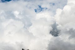 magnificent waves of white clouds against clear blue sky royalty free stock photos magnificent waves of white clouds against clear blue sky royalty free stock photos