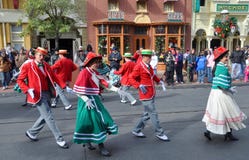 Disney Parade With Goofy & Minnie Mouse Editorial Image - Image: 19654845