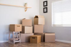 Maison et boîtes mobiles photo stock Maison et boîtes mobiles photo stock