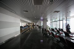 Maj 15, 2014 Ukraina inre av den internationella flygplatsen Borispol: En ny terminal för avvikelsen av flygplan Ämne av luft tr arkivbilder Maj 15, 2014 Ukraina inre av den internationella flygplatsen Borispol: En ny terminal för avvikelsen av flygplan Ämne av luft tr arkivbilder