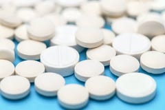 Makrofoto av pills N?rbild av runda vita piller royaltyfri foto Makrofoto av pills N?rbild av runda vita piller royaltyfri foto