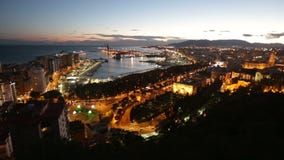 Malaga en Mediterrane haven in avond stock videobeelden Malaga en Mediterrane haven in avond stock videobeelden