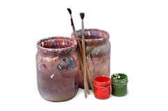 Malerpinsel drei Schmutzwasser für Farbe Gouachefarbe im contai lizenzfreies stockbild Malerpinsel drei Schmutzwasser für Farbe Gouachefarbe im contai lizenzfreies stockbild
