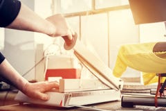 Free Man Using Manual Paper Cutter. Manufacture Royalty Free Stock Images - 88218539