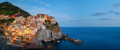 Manarola, Cinque Terre (italiano riviera, Liguria) imagem de stock royalty free Manarola, Cinque Terre (italiano riviera, Liguria) imagem de stock royalty free