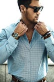 Manier knappe mens in kostuum in de straat stock afbeelding Manier knappe mens in kostuum in de straat stock afbeelding