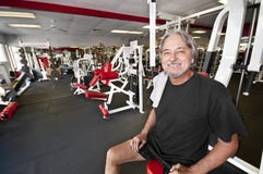 Mann in der Gymnastik Mann in der Gymnastik