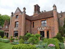 Manoir de Chenies, Tudor Grade j'ai ?num?r? le b?timent, dans le printemps photo stock Manoir de Chenies, Tudor Grade j'ai ?num?r? le b?timent, dans le printemps photo stock