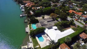 Mansões luxuosas da margem no vídeo da antena de Miami filme Mansões luxuosas da margem no vídeo da antena de Miami filme