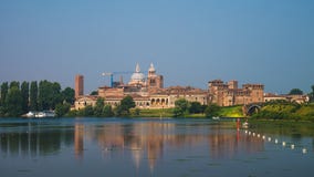 Mantua, skyline da casa da cidade de Gonzaga Dinasty fotografia de stock Mantua, skyline da casa da cidade de Gonzaga Dinasty fotografia de stock