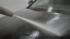 Mantvagningbil i carwashstation arkivfilmer Mantvagningbil i carwashstation arkivfilmer