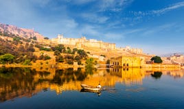 Maota Lake and Amber Fort in Jaipur, Rajasthan, India Royalty Free Stock Photos Maota Lake and Amber Fort in Jaipur, Rajasthan, India Royalty Free Stock Photos