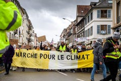 Marche giet het protestdemonstratie van Le Climat maart op Franse stre stock foto Marche giet het protestdemonstratie van Le Climat maart op Franse stre stock foto