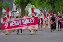 Marches de bande de Sibley dans le saint occidental Paul Parade photos stock Marches de bande de Sibley dans le saint occidental Paul Parade photos stock