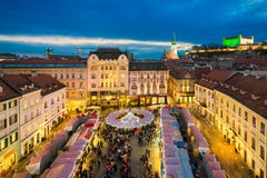 Marché de Noël à Bratislava, Slovaquie image stock Marché de Noël à Bratislava, Slovaquie image stock