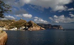 Marine Bay mit ukrainischen Schiffen gegen einen Hintergrund von Bergen stockfotografie Marine Bay mit ukrainischen Schiffen gegen einen Hintergrund von Bergen stockfotografie