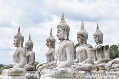 Marque de terre blanche de statue de Bouddha de la Thaïlande image stock Marque de terre blanche de statue de Bouddha de la Thaïlande image stock