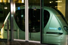 Masdar City/UAE- 13 Νοεμβρίου 2017: Πάρκο επίδειξης για το σχέδιο πόλεων Masdar στο Αμπού Νταμπί στοκ φωτογραφίες Masdar City/UAE- 13 Νοεμβρίου 2017: Πάρκο επίδειξης για το σχέδιο πόλεων Masdar στο Αμπού Νταμπί στοκ φωτογραφίες