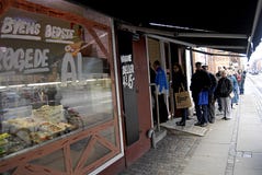 MATSTÄLLE FÖR HELGDAGSAFTON FÖR FISKMENY FORYEAR royaltyfria foton MATSTÄLLE FÖR HELGDAGSAFTON FÖR FISKMENY FORYEAR royaltyfria foton