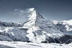 Matterhorn berg som täckas av molnet som en flagga royaltyfri foto Matterhorn berg som täckas av molnet som en flagga royaltyfri foto