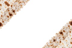 Matzah Pão tradicional judaico da páscoa judaica Símbolo da celebração de Pesach imagens de stock royalty free Matzah Pão tradicional judaico da páscoa judaica Símbolo da celebração de Pesach imagens de stock royalty free