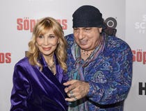 Maureen Van Zandt & Стивен Van Zandt на Реюньоне годовщины сопрано двадцатом стоковая фотография rf Maureen Van Zandt & Стивен Van Zandt на Реюньоне годовщины сопрано двадцатом стоковая фотография rf