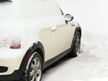 maxi snowdrift för bil arkivfoton maxi snowdrift för bil arkivfoton