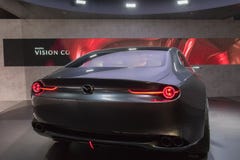Mazda-het concept van de Visiecoupé op vertoning tijdens La Auto toont Royalty-vrije Stock Foto's Mazda-het concept van de Visiecoupé op vertoning tijdens La Auto toont Royalty-vrije Stock Foto's
