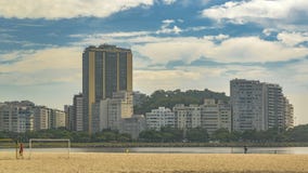 Mała plaża Rio De Janeiro Brazylia i Nowożytni budynki fotografia royalty free Mała plaża Rio De Janeiro Brazylia i Nowożytni budynki fotografia royalty free