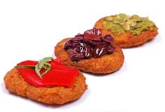 Meatless оладь оладьи покрыли с veggies стоковые изображения rf Meatless оладь оладьи покрыли с veggies стоковые изображения rf