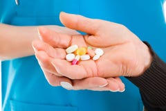 Medicamentos de venta com receita e produtos farmacêuticos imagem de stock Medicamentos de venta com receita e produtos farmacêuticos imagem de stock