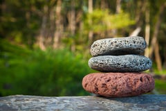 Meditatiestenen Evenwichtige Rotsen in Aard royalty-vrije stock afbeeldingen Meditatiestenen Evenwichtige Rotsen in Aard royalty-vrije stock afbeeldingen