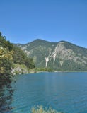 Meer Plansee, Reutte, Tirol, Oostenrijk royalty-vrije stock afbeeldingen Meer Plansee, Reutte, Tirol, Oostenrijk royalty-vrije stock afbeeldingen