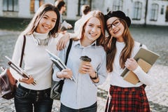 Melhor amigo para sempre meninas feliz junto Divertimento imagens de stock Melhor amigo para sempre meninas feliz junto Divertimento imagens de stock