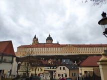 Melk, Austria - febrero de 2019: Hermosa vista de la abadía de Stift Melk Melk foto de archivo libre de regalías Melk, Austria - febrero de 2019: Hermosa vista de la abadía de Stift Melk Melk foto de archivo libre de regalías