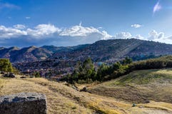 Mening over Cusco Peru met blauwe hemel en wolken Royalty-vrije Stock Foto's Mening over Cusco Peru met blauwe hemel en wolken Royalty-vrije Stock Foto's