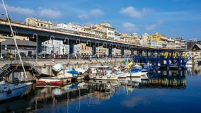 Mening van de oude haven van Genua stock afbeeldingen Mening van de oude haven van Genua stock afbeeldingen