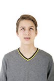 Menino adolescente com cintas ortodônticas imagens de stock royalty free Menino adolescente com cintas ortodônticas imagens de stock royalty free