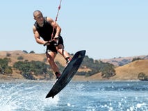 Menino Wakeboarding