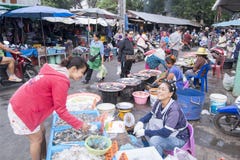 MERCADO DE TAILANDIA BURIRAM SATUEK Imagen de archivo libre de regalías MERCADO DE TAILANDIA BURIRAM SATUEK Imagen de archivo libre de regalías