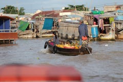 Mercado flotante de Cai Rang en el río Mekong Fotografía de archivo libre de regalías Mercado flotante de Cai Rang en el río Mekong Fotografía de archivo libre de regalías
