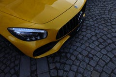 Mercedes-Benz AMG GT Γ κίτρινη στοκ εικόνα Mercedes-Benz AMG GT Γ κίτρινη στοκ εικόνα