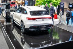 Mercedes-Benz EQC 400 4Matic 300kW SUV, het modeljaar van 2019, EQ-merk stock foto's Mercedes-Benz EQC 400 4Matic 300kW SUV, het modeljaar van 2019, EQ-merk stock foto's