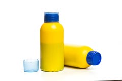 Meststof voor het rijpen in de fles op witte achtergrond wordt geïsoleerd die royalty-vrije stock foto Meststof voor het rijpen in de fles op witte achtergrond wordt geïsoleerd die royalty-vrije stock foto